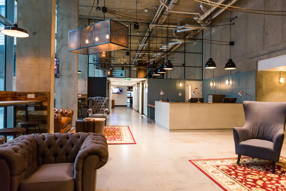 London, Aldgate, Yurt