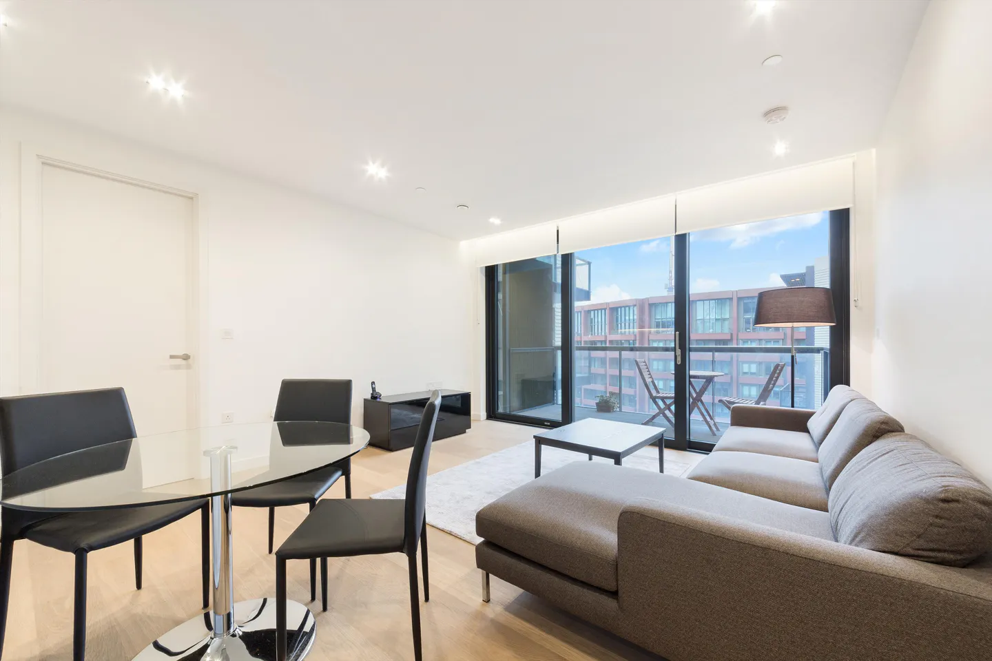 1 Bedroom Apartment to Rent in Battersea, London
